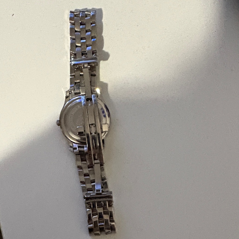 Gucci Silver Roman Numeral Watch - Picture 4 of 4